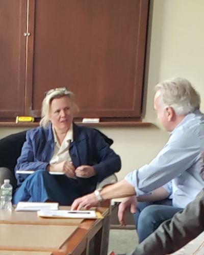 IGCS Colloquium speaker Jenny Willner having a discussion with attendees.